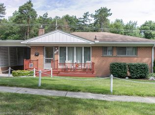 749 Duchess St, Milford, MI 48381