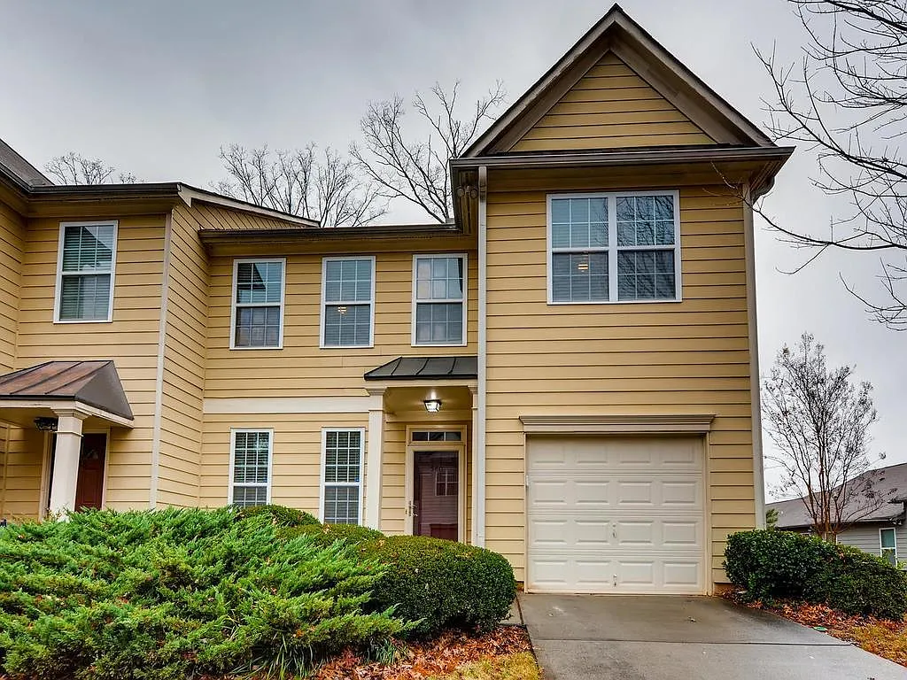 540 Tufton Trl SE photo 1