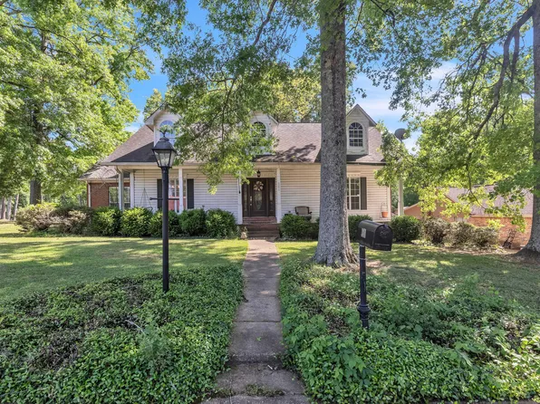 301 Linden Cir, Starkville, MS 39759