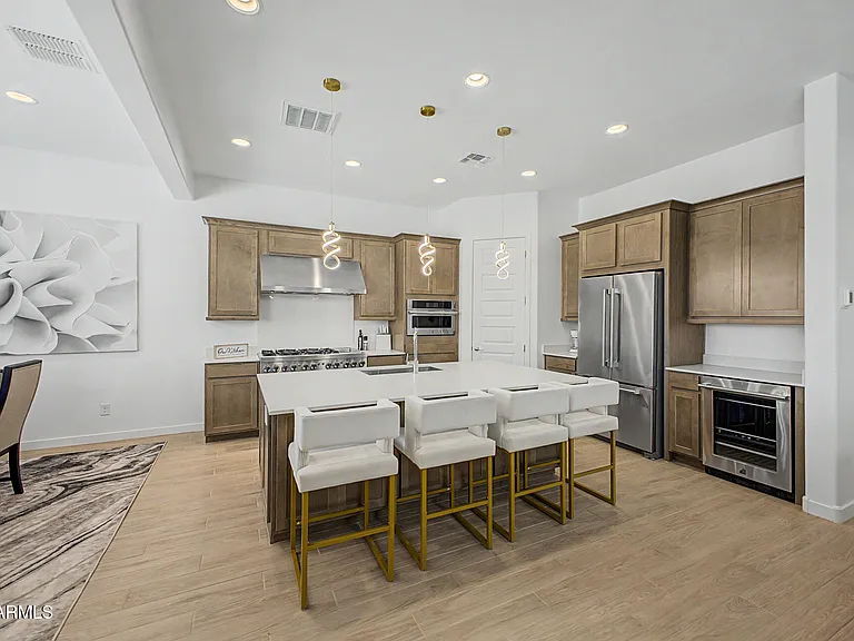 9623 W Flower St — Photo 10