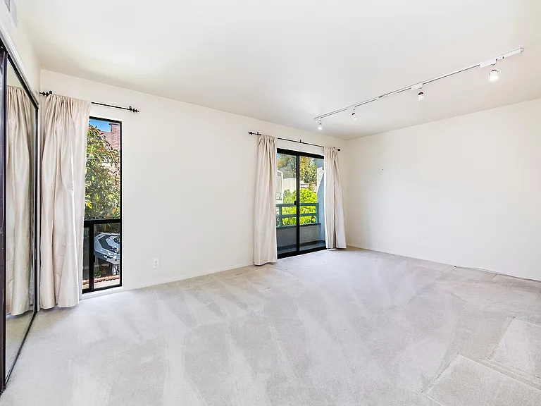 18731 Hatteras St #26 — Photo 12