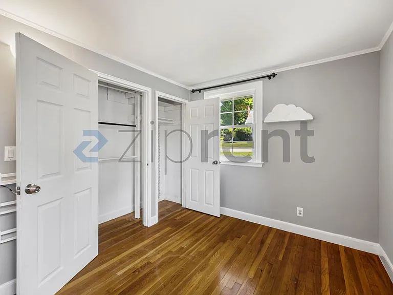 371 Salem St — Photo 10