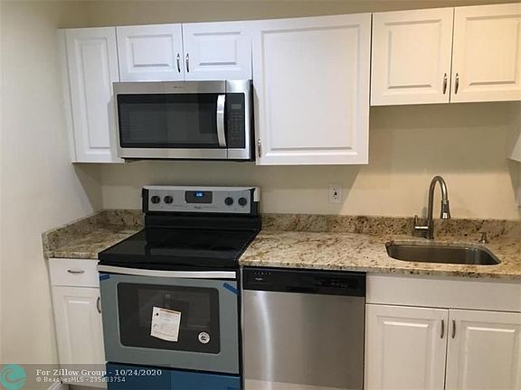 3rd image of 5510 Lakewood Cir N APT 512