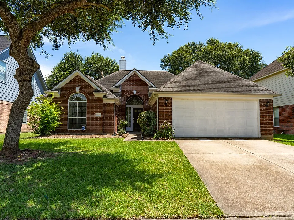 15627 Rosewood Hill Ct