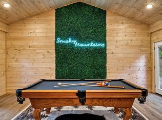 272 Palmer Rd, Gatlinburg, TN 37738