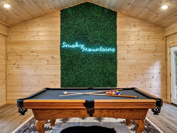 272 Palmer Rd, Gatlinburg, TN 37738