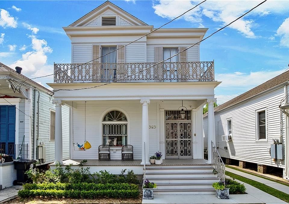 1st image of 323 Pelican Ave