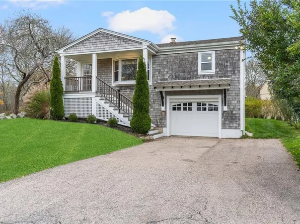 89 Baltimore Ave, Narragansett, RI 02882