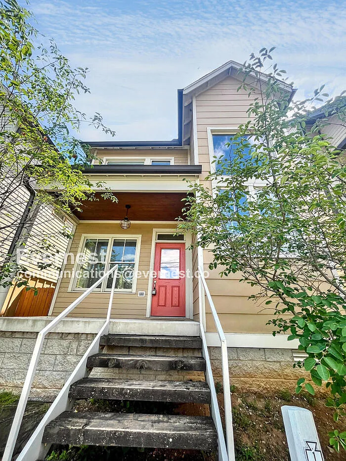 2 bed, 2.5 bath, 1416 sqft, $2,395 — Photo 2