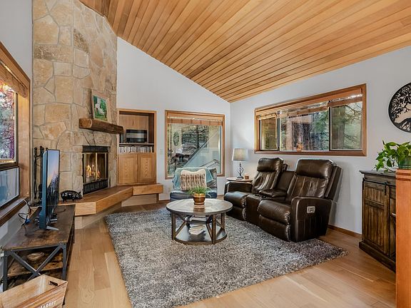 4th image of 18131 Ashwood Ln Unit 8