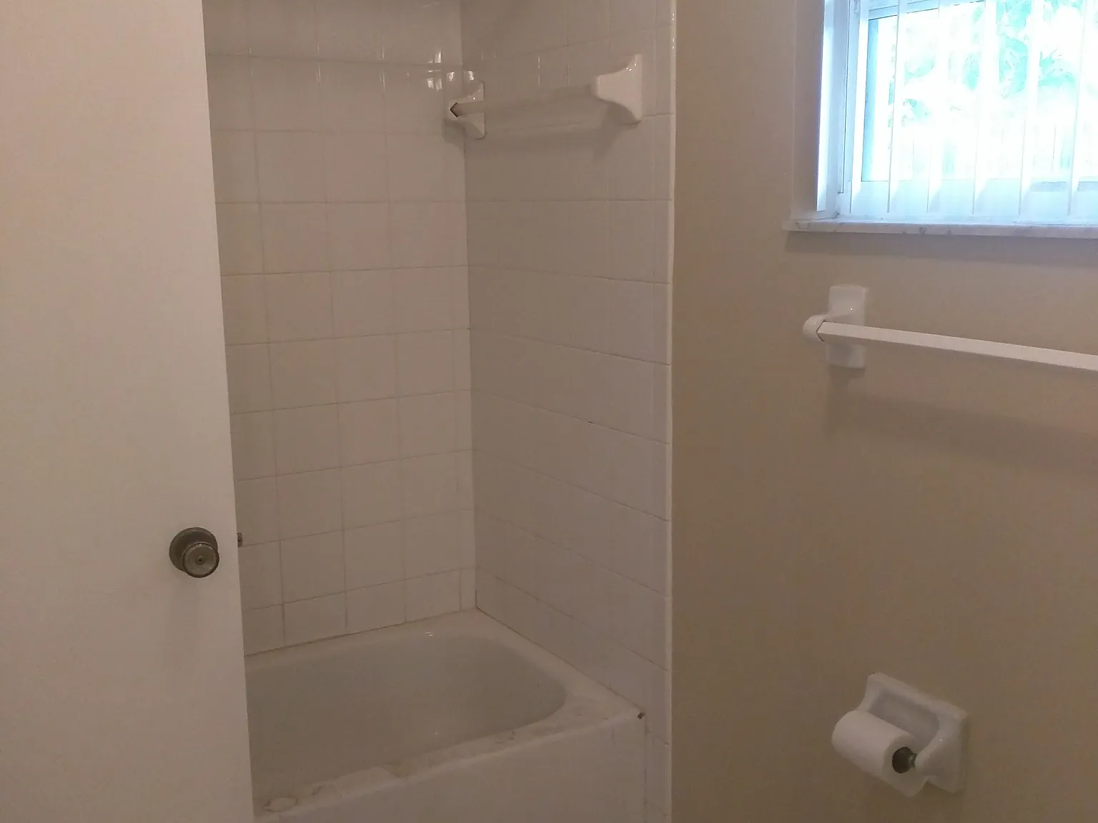 2 bed, 1200 sqft, $1,700 — Photo 4