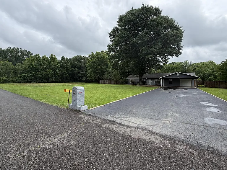 42 Rose Dr — Photo 3