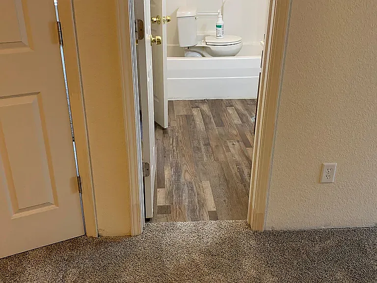 726 SE Cottage Ct — Photo 9