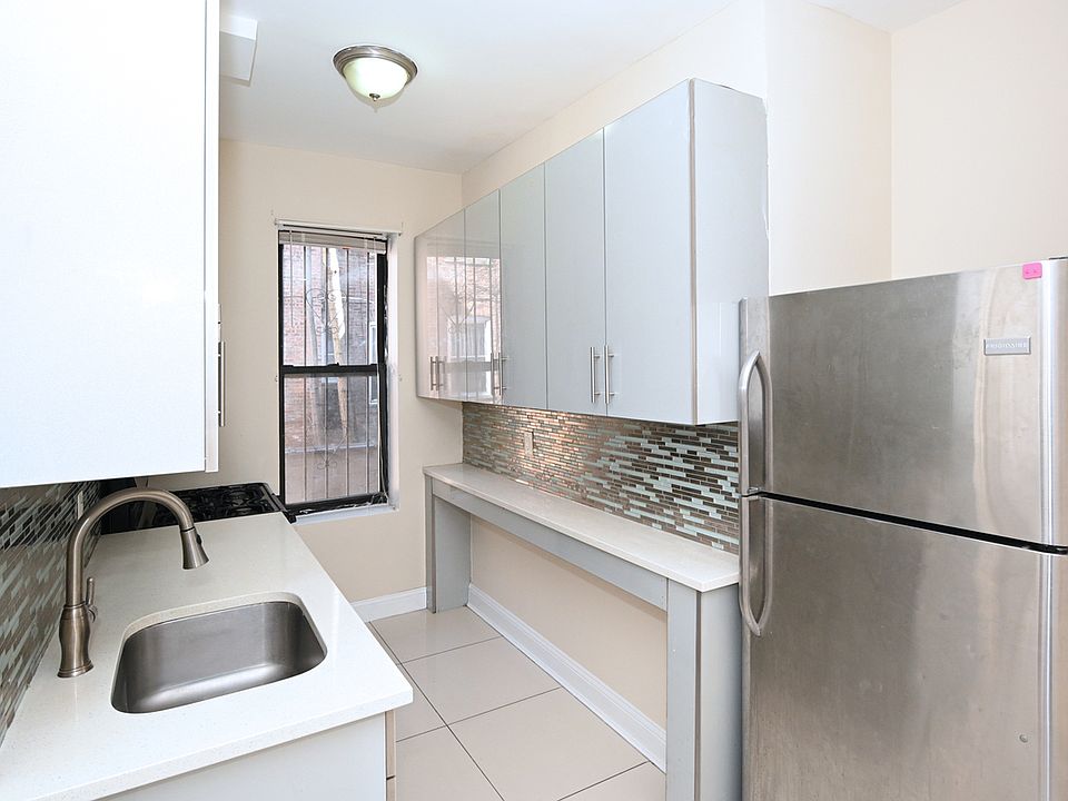 1st image of 1621 Park Pl #1L