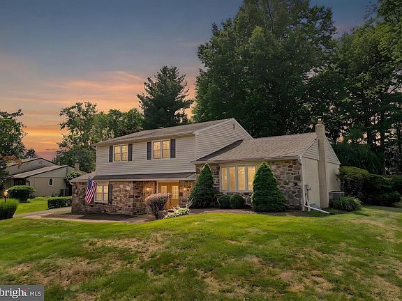 4th image of 1266 Old Jordan Rd