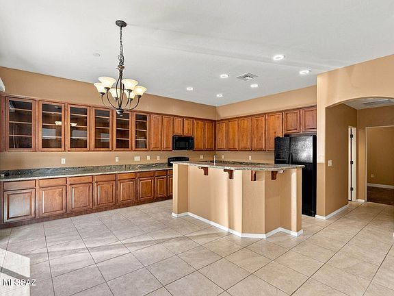 3rd image of 123 E Castlefield Cir