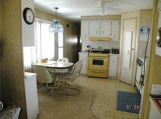 2nd image of 47 Thatch Palm St W #47