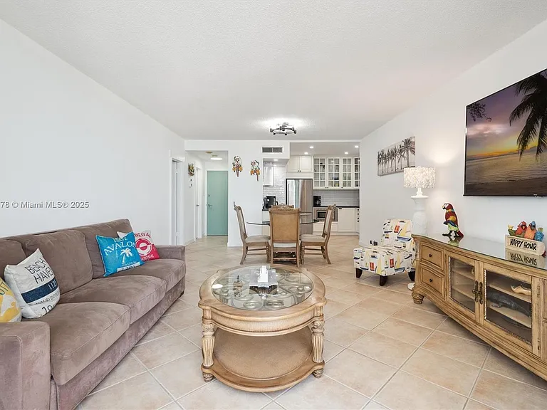 3505 S Ocean Dr #1015 — Photo 4