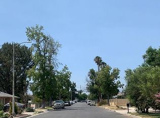 8900 Omelveny Ave, Sun Valley, CA 91352