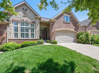 142 Kendall Bluff Ct, Chesterfield, MO 63017