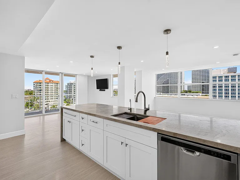 209 N Fort Lauderdale Beach Blvd #8A — Photo 11