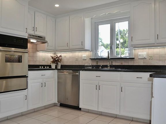 3rd image of 217 Reservoir Ave