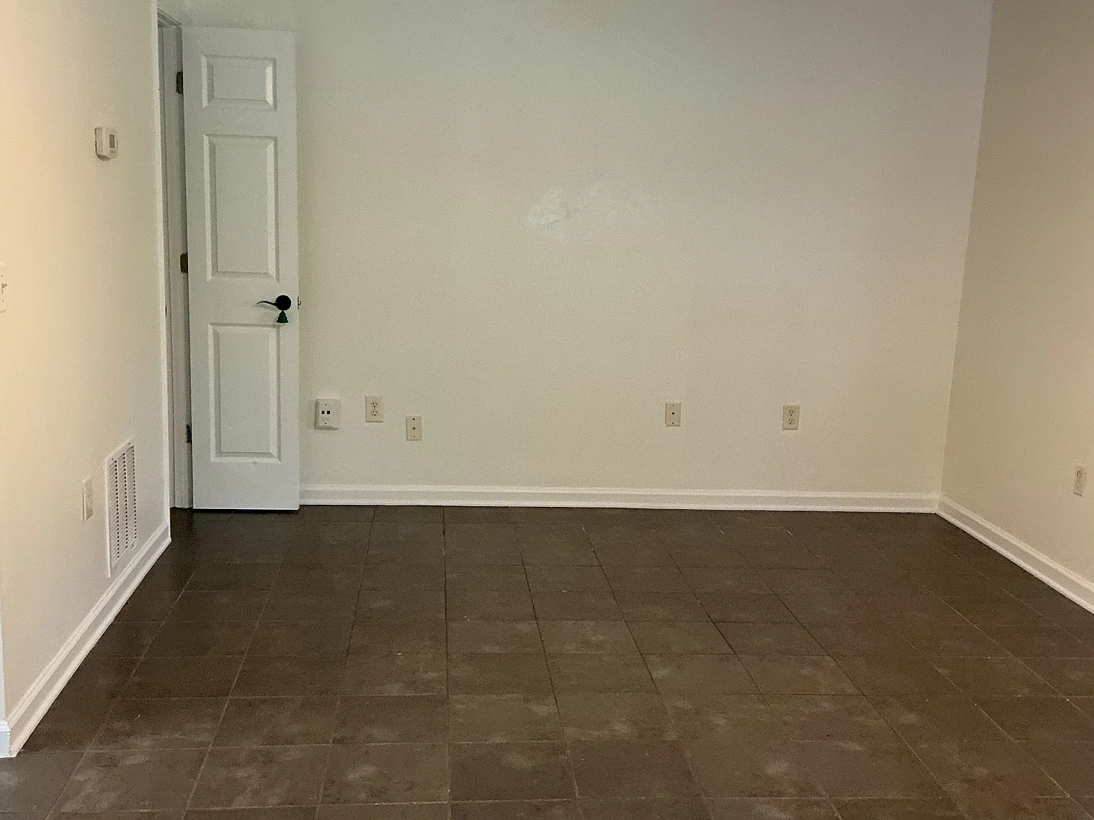 2 bed, 820 sqft, $1,400 — Photo 4
