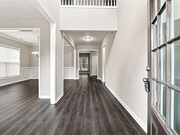 2nd image of 3725 Crowchild Dr