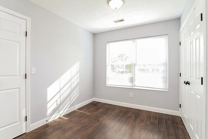 3 bed, 2.5 bath, 1260 sqft, $1,816 — Photo 3
