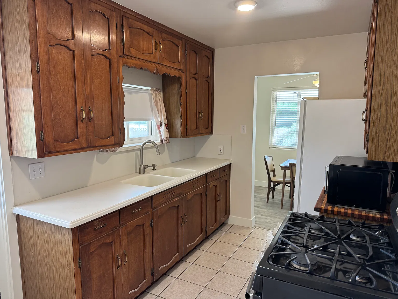 3 bed, 1064 sqft, $1,900 — Photo 3