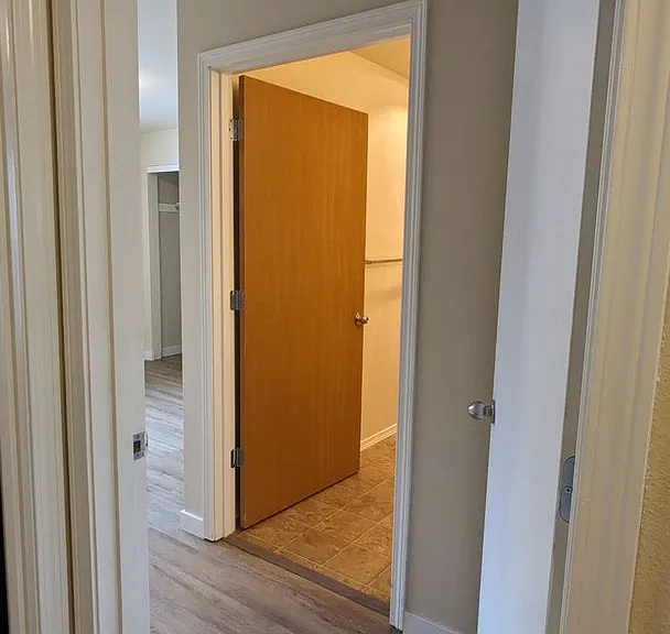Wellesley Park Apartments — Photo 19