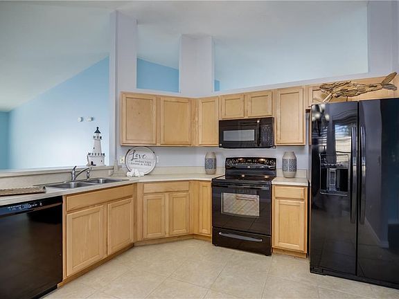 4th image of 8216 101st Ave