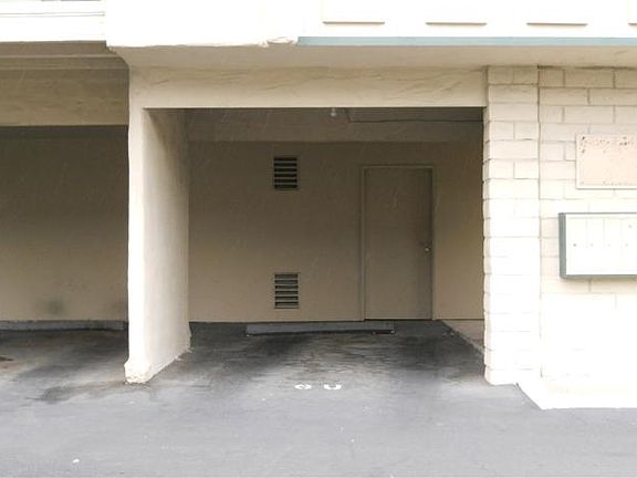 5th image of 6864 Hyde Park Dr