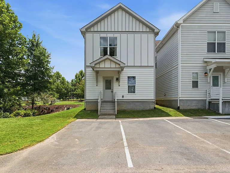752 Cottage Park Dr — Photo 31