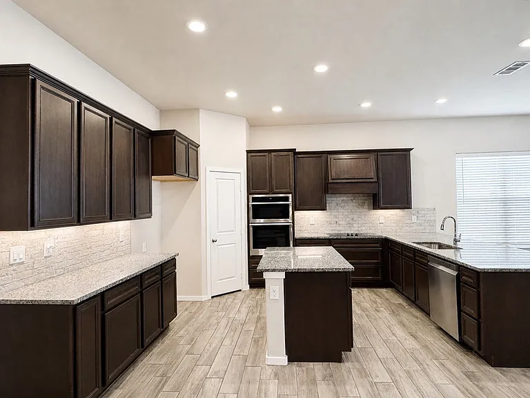 1212 Ash St — Photo 11