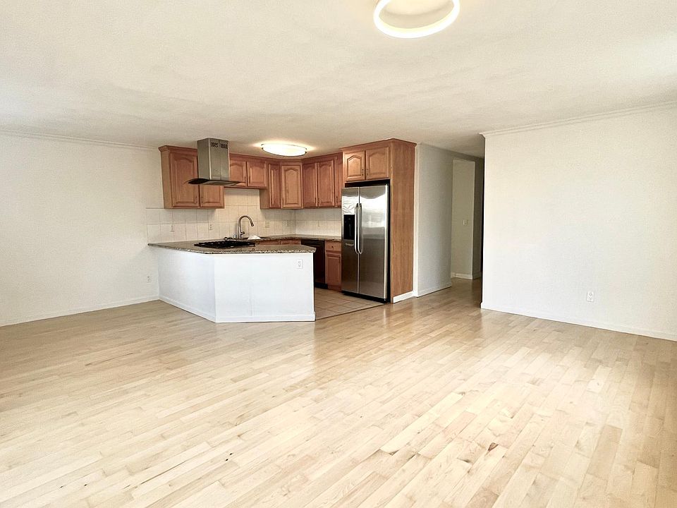 Living/dining/kitchen