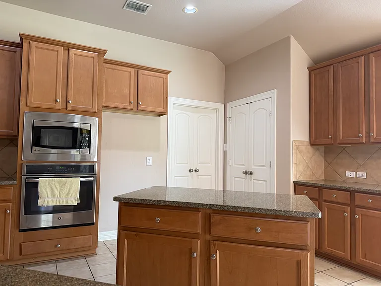 9638 Castlerock Trl — Photo 15