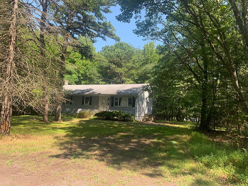 386 Hickory St, Cresco, PA 18326 Zillow