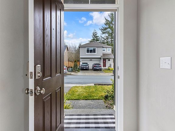 4th image of 10412 Tailspar Avenue