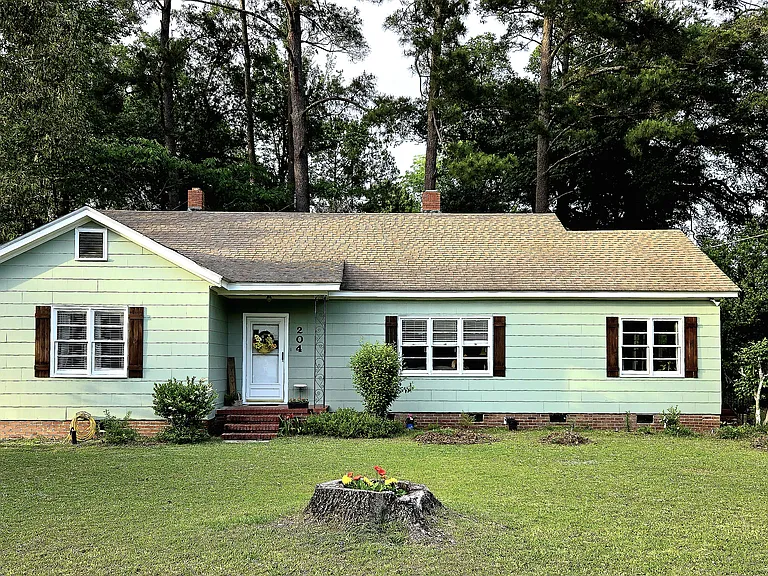 204 W Lane St — Photo 1