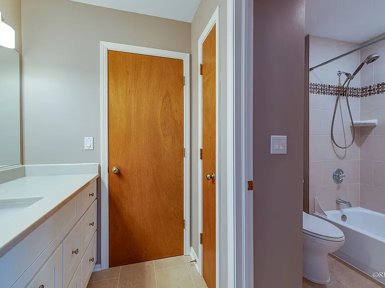 344 Kildare Ct — Photo 18