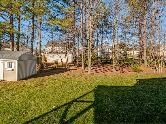 3rd image of 7909 Point Hollow Dr