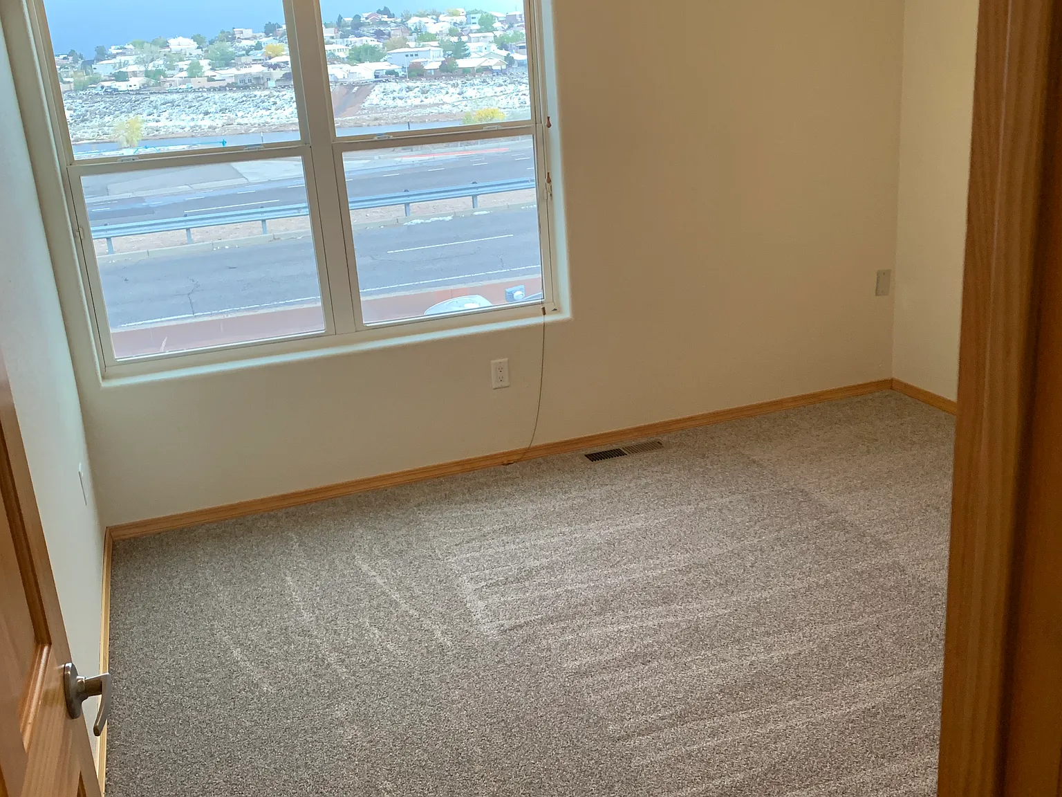 3 bed, 1700 sqft, $1,950 — Photo 4