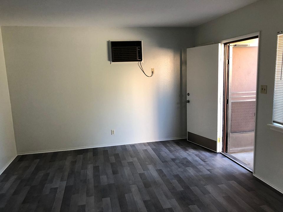 Front Entrance - inside
