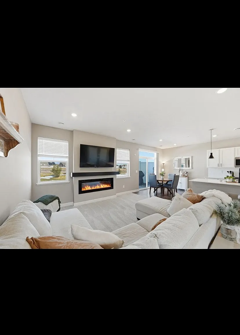 3 bed, 1777 sqft, $2,795 — Photo 2