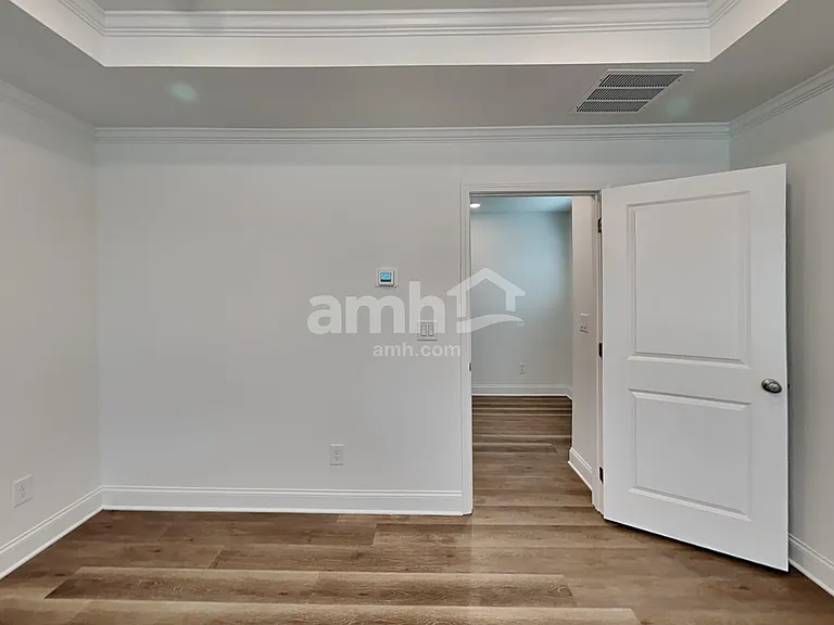 1043 Highland Walk — Photo 15