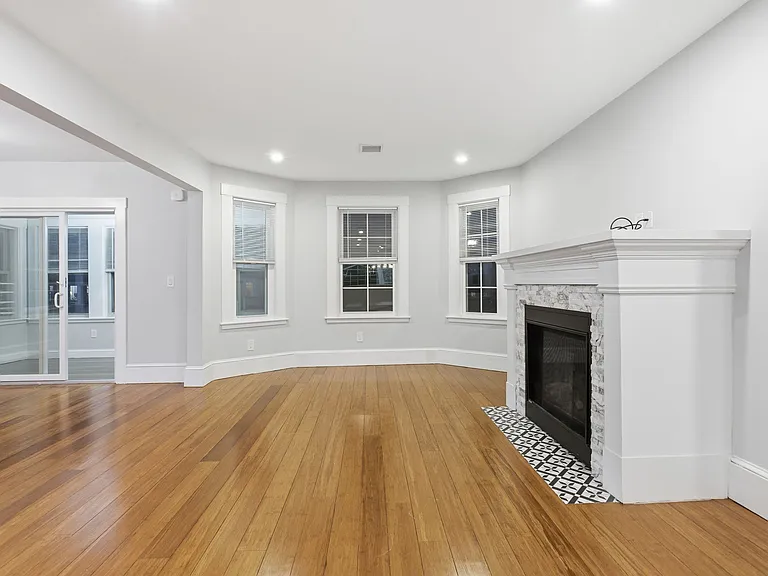 318 Concord Ave #318 — Photo 13
