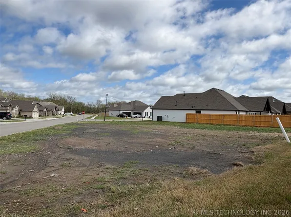 2036 E 129th Pl S, Jenks, OK 74037