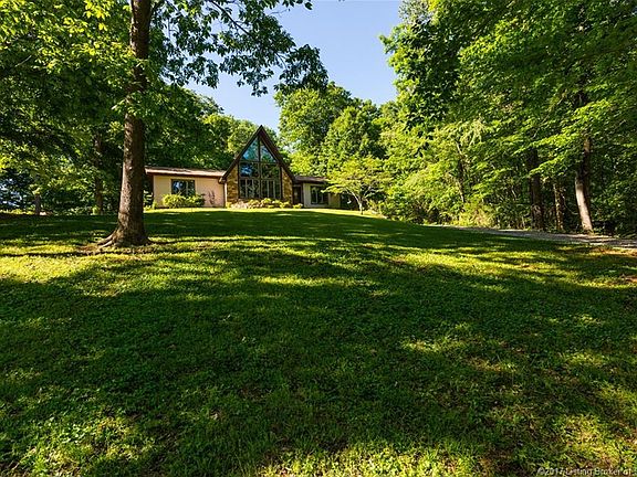 3rd image of 3865 Lake View Dr SE