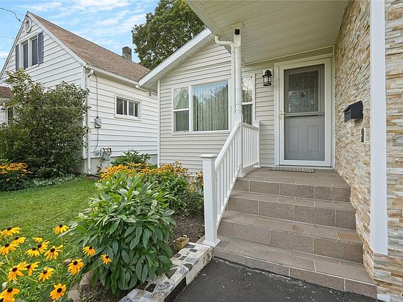 3rd image of 125 Revere Ave